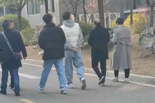 二哥吃瓜最新事件网红,揭秘网红最新事件背后的真相 第1张 二哥吃瓜最新事件网红,揭秘网红最新事件背后的真相 第1张