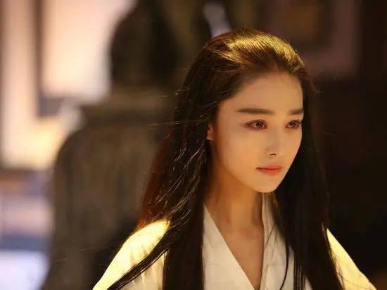 娱乐吃瓜君张馨予,从娱乐吃瓜到军嫂的转变之路 第3张 娱乐吃瓜君张馨予,从娱乐吃瓜到军嫂的转变之路 第3张